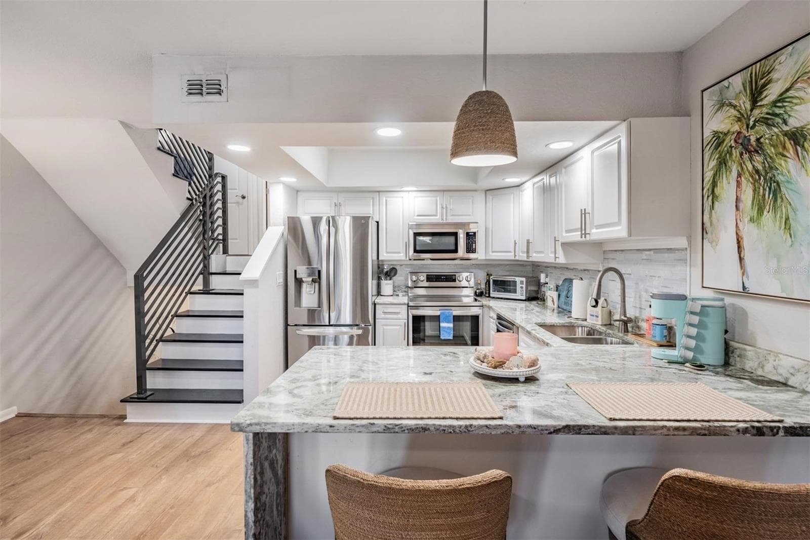 200 Meres Blvd #16 photo 5