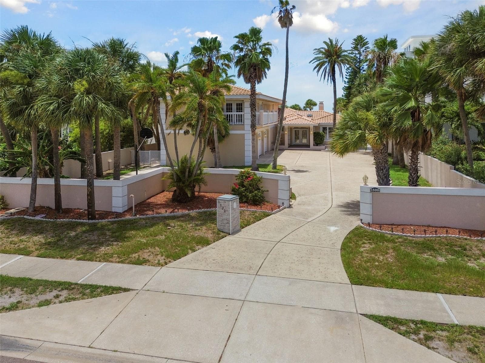 1520 Gulf Blvd photo 3