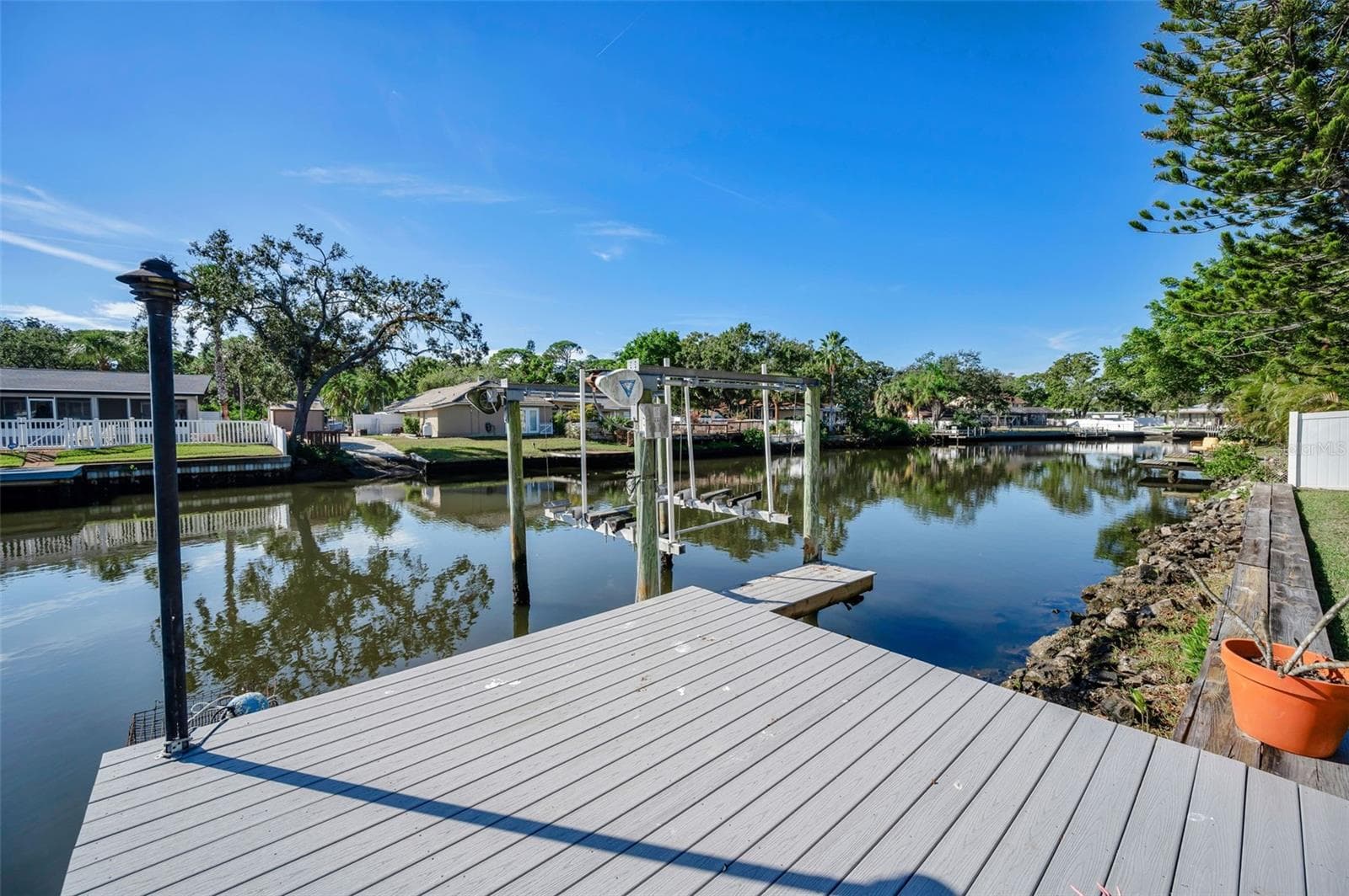 2391 Roberta Ln photo 5