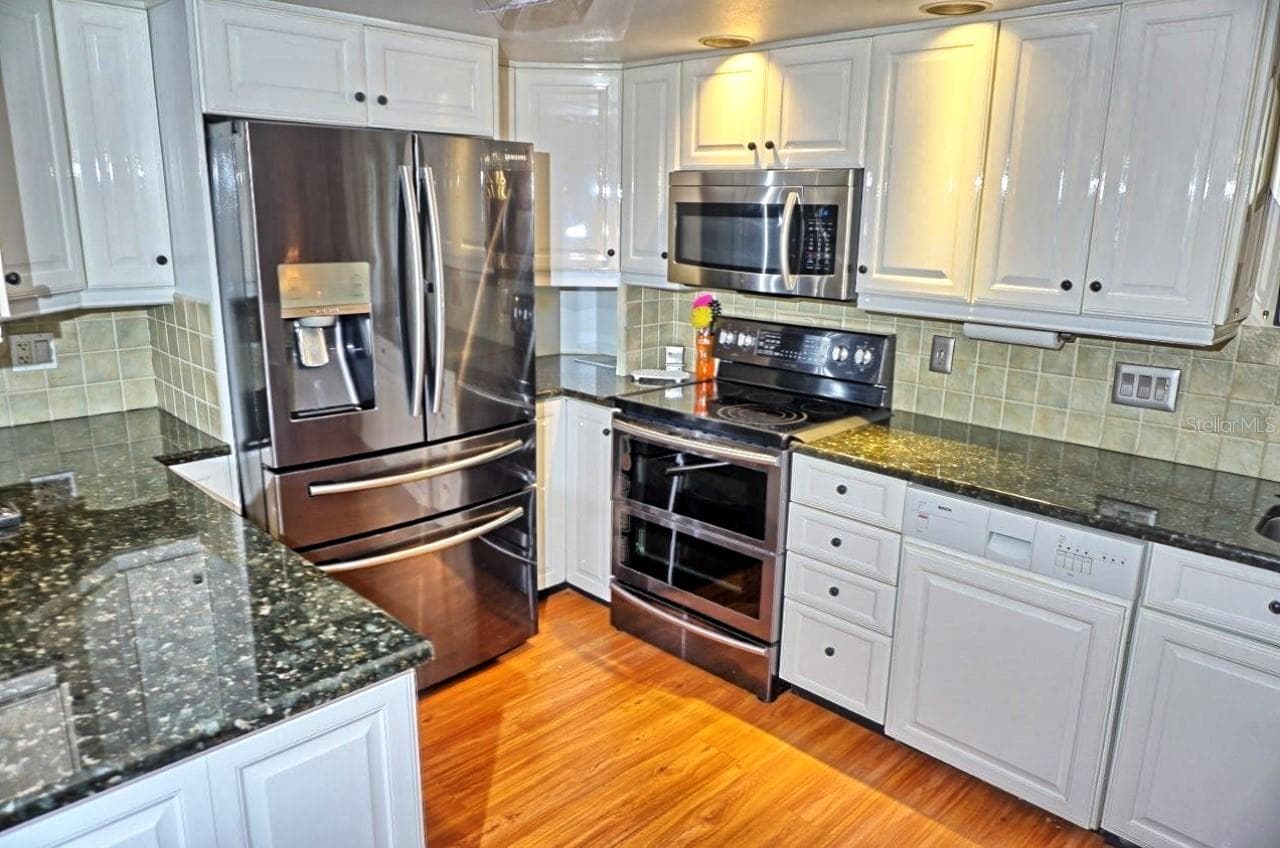 2051 Vista Del Sol Cir #201 photo 5