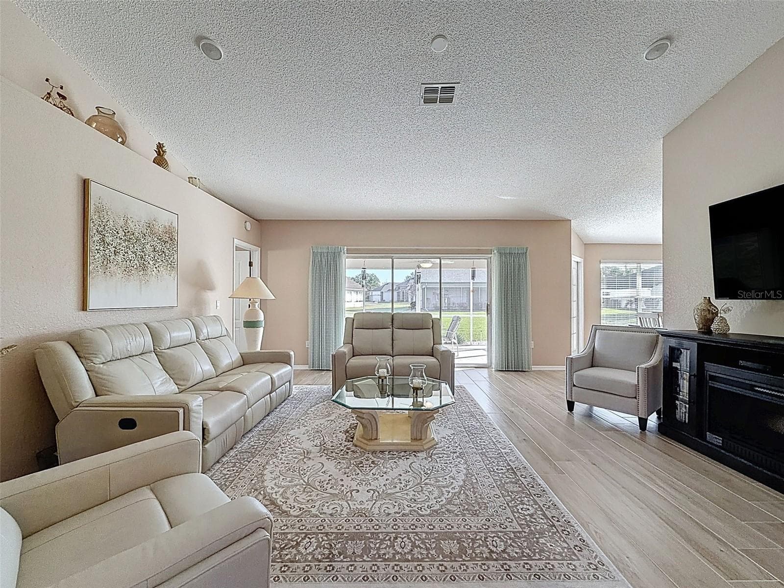 9428 Apple Dumpling CT photo 4
