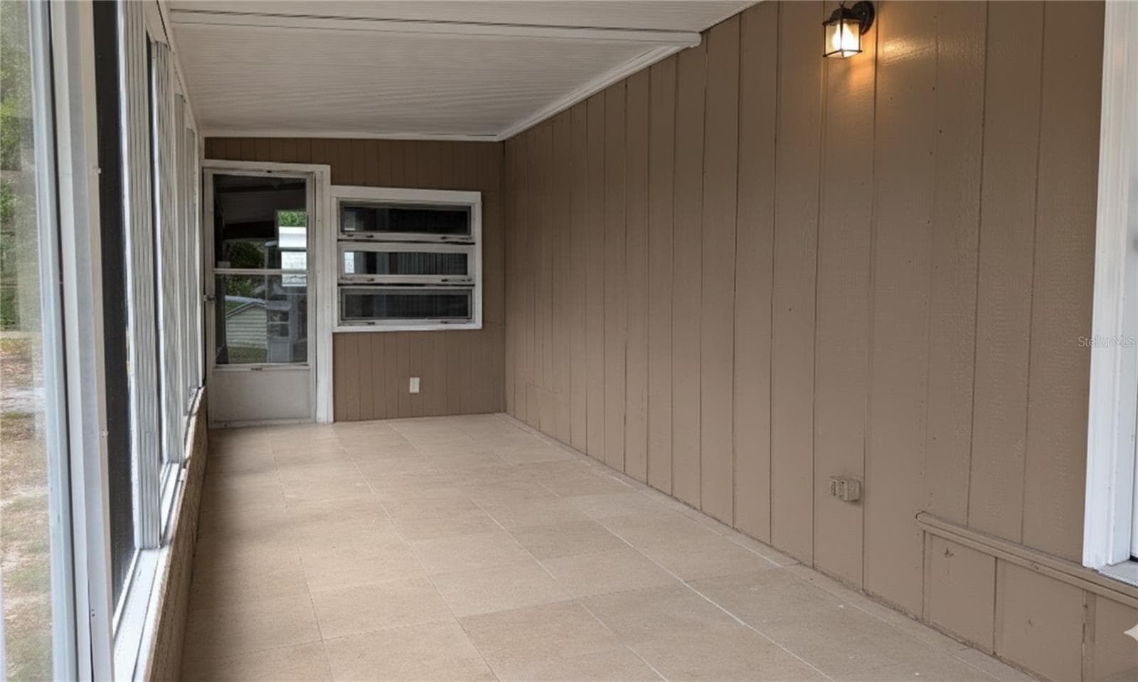 9761 Lake Dr photo 4