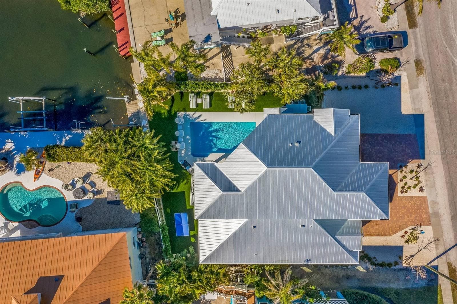 505 S Bay Blvd photo 3