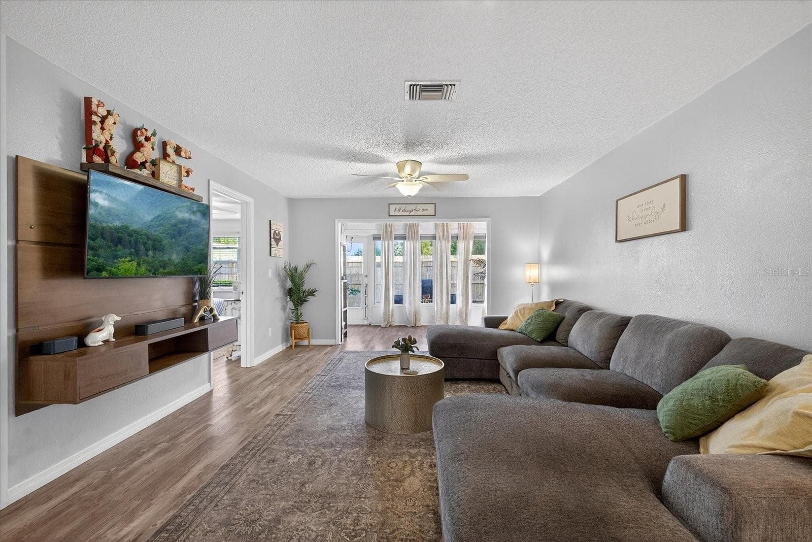3230 Teeside Drive photo 4