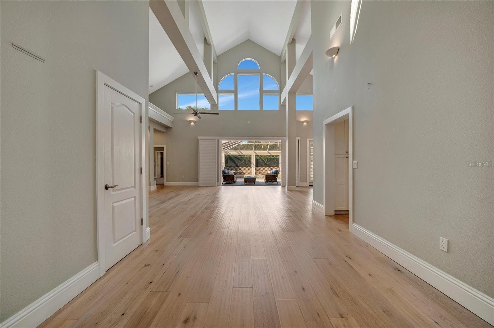 1511 N Lake Shore Dr photo 3