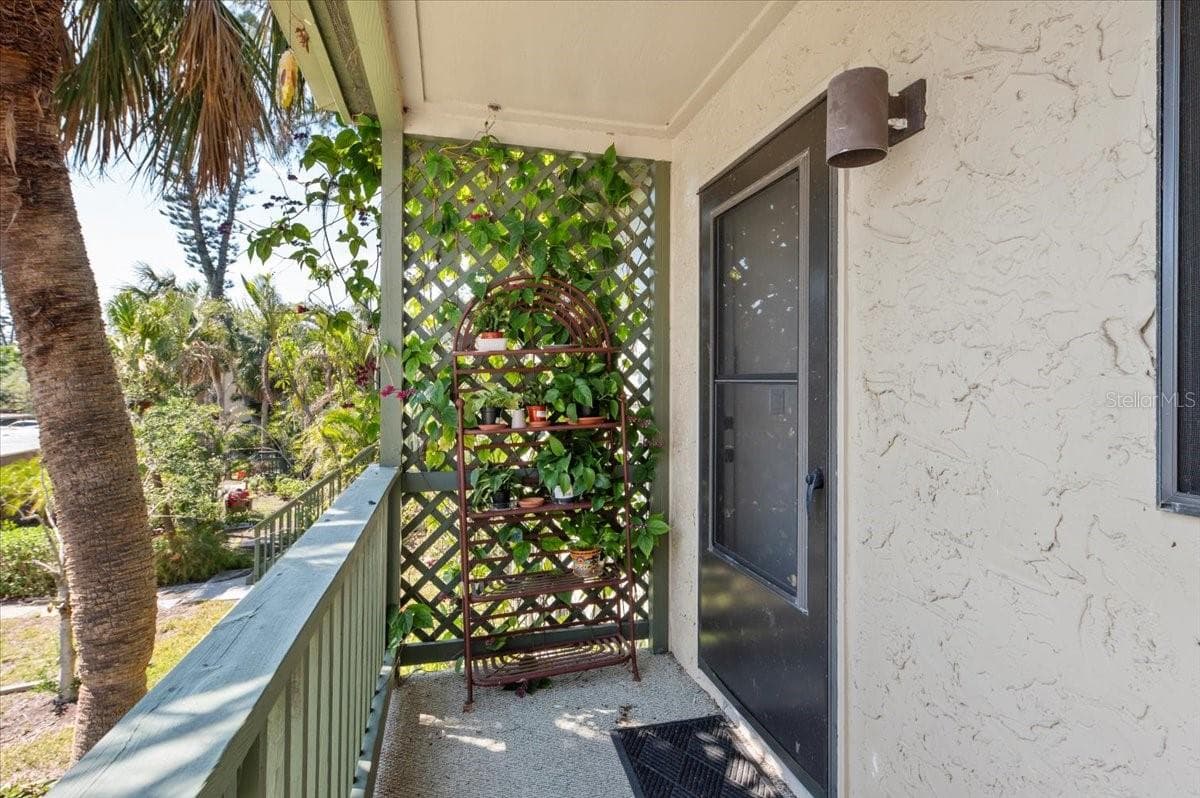 1519 Pelican Point Dr #288 photo 3
