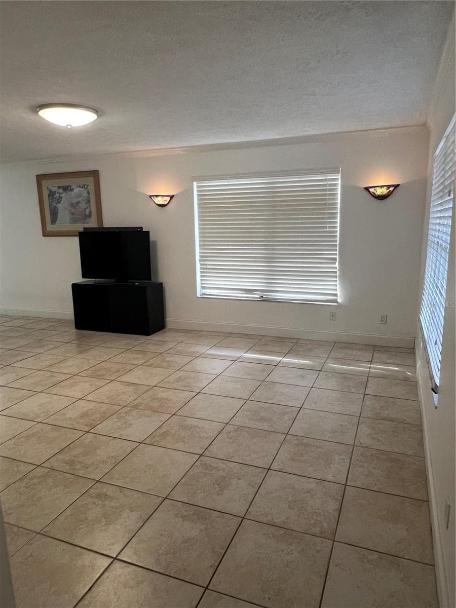 218 Amherst Ave #85
