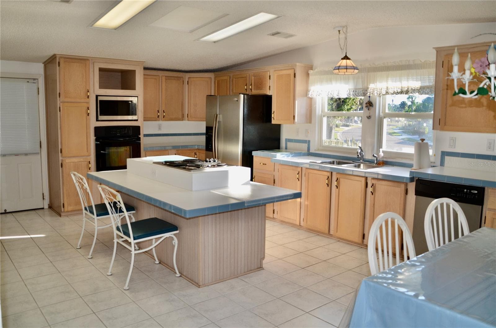 8476 Imperial Cir photo 4