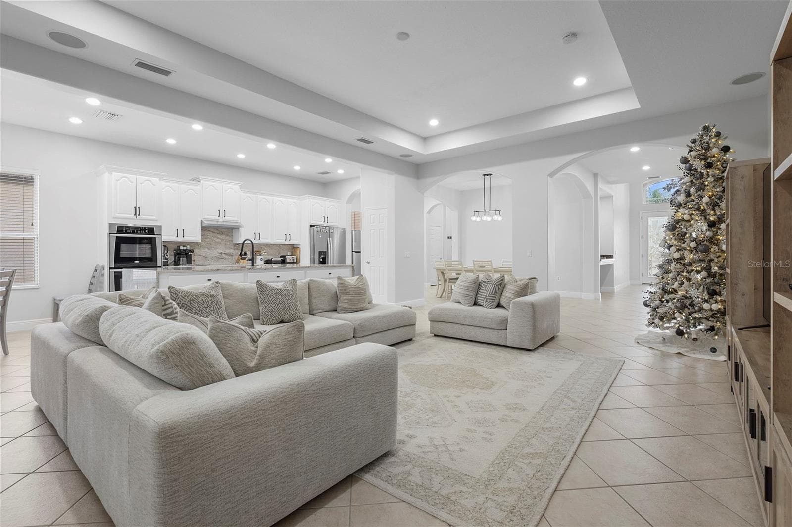 3628 Summerwind Cir photo 4