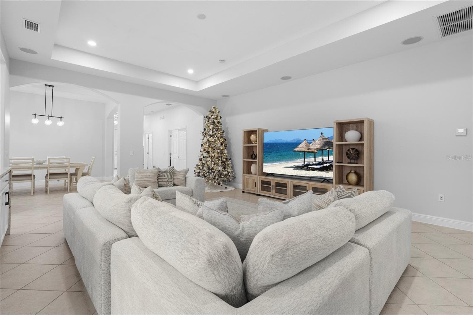 3628 Summerwind Cir photo 5