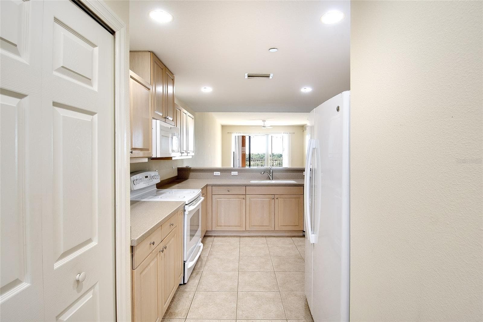 1921 Monte Carlo Dr #603 photo 5