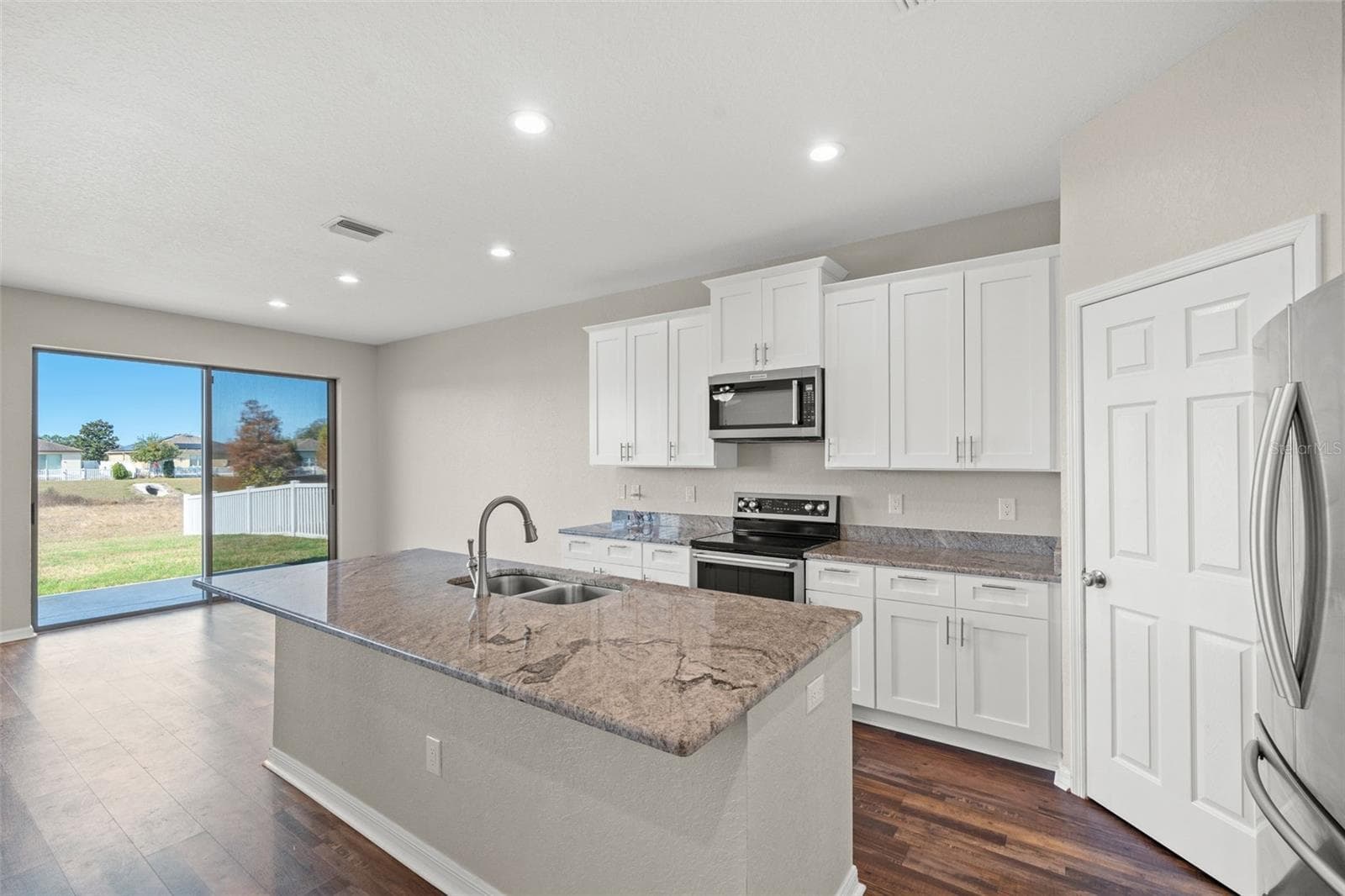 446 Alpine Thistle Dr photo 3