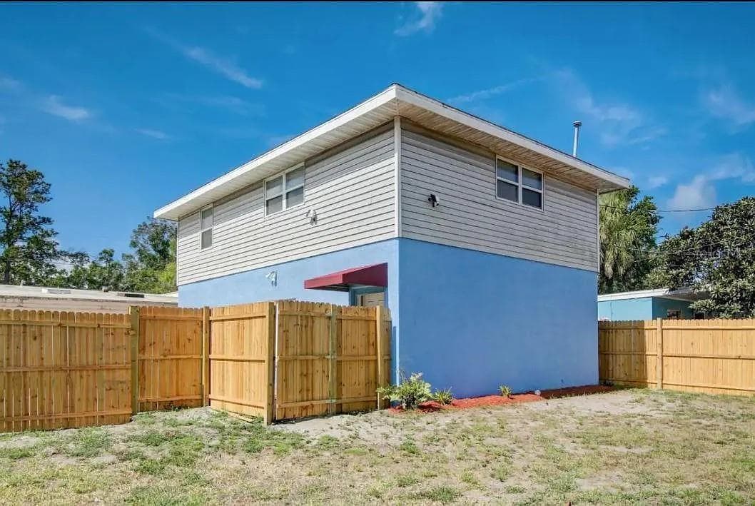 1002 Vine Ave photo 4