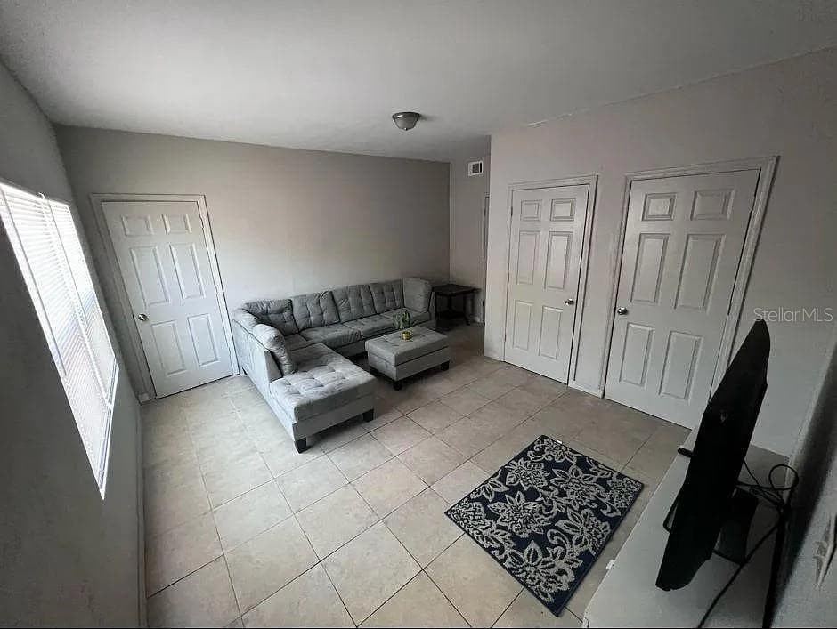 1002 Vine Ave photo 5