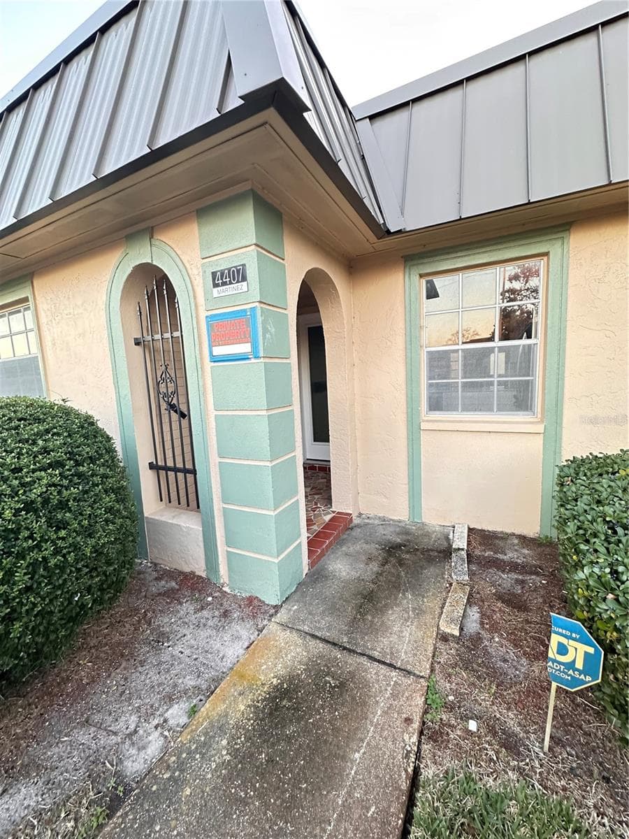 4407 Summersun Dr photo 3