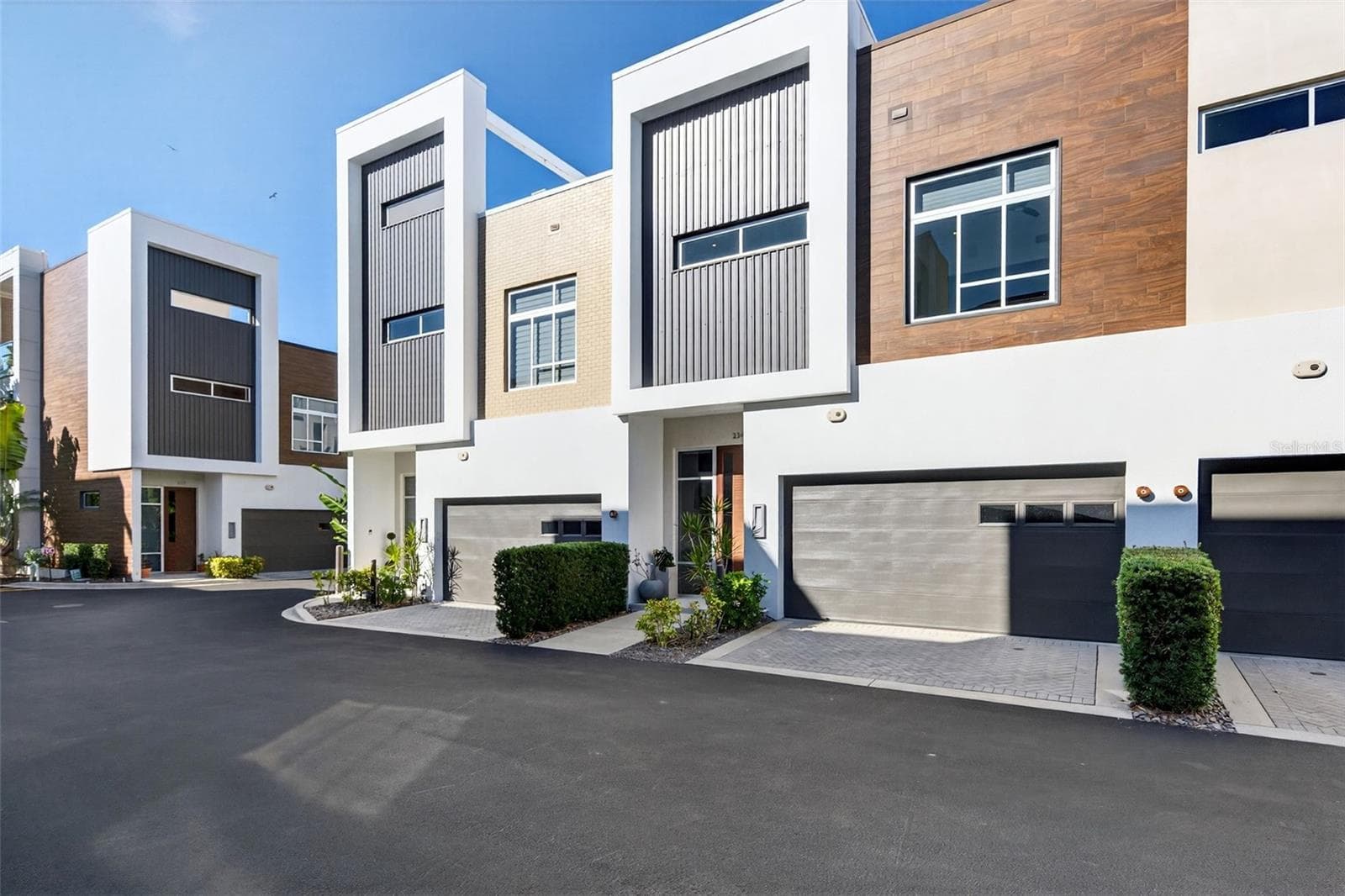 234 Cosmopolitan CT