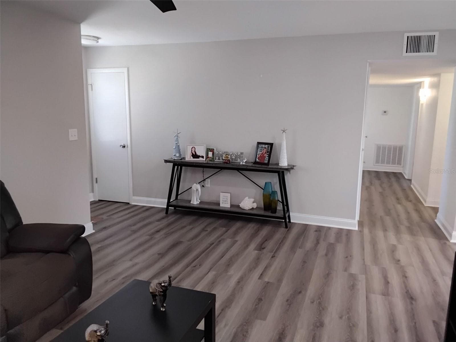 702 Cypress Pl photo 3