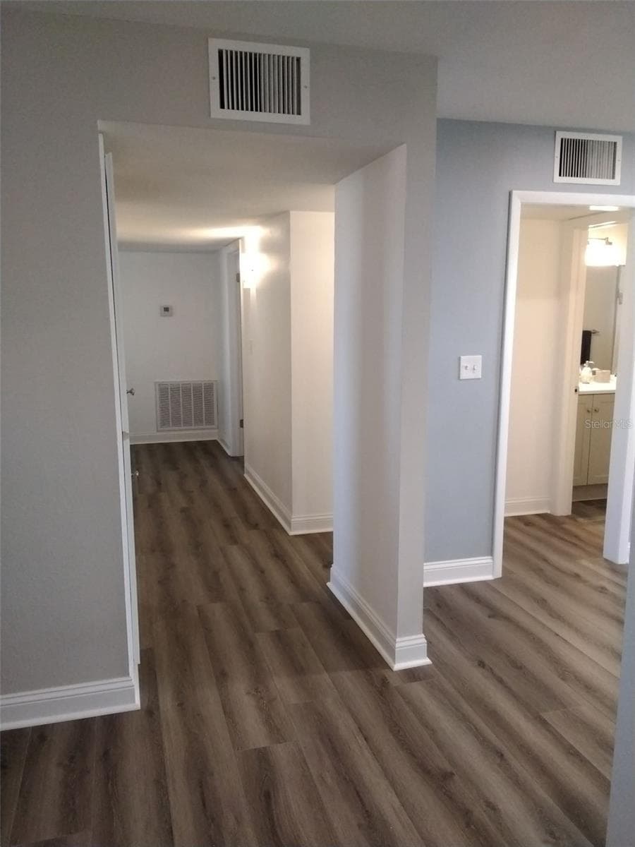 702 Cypress Pl photo 4