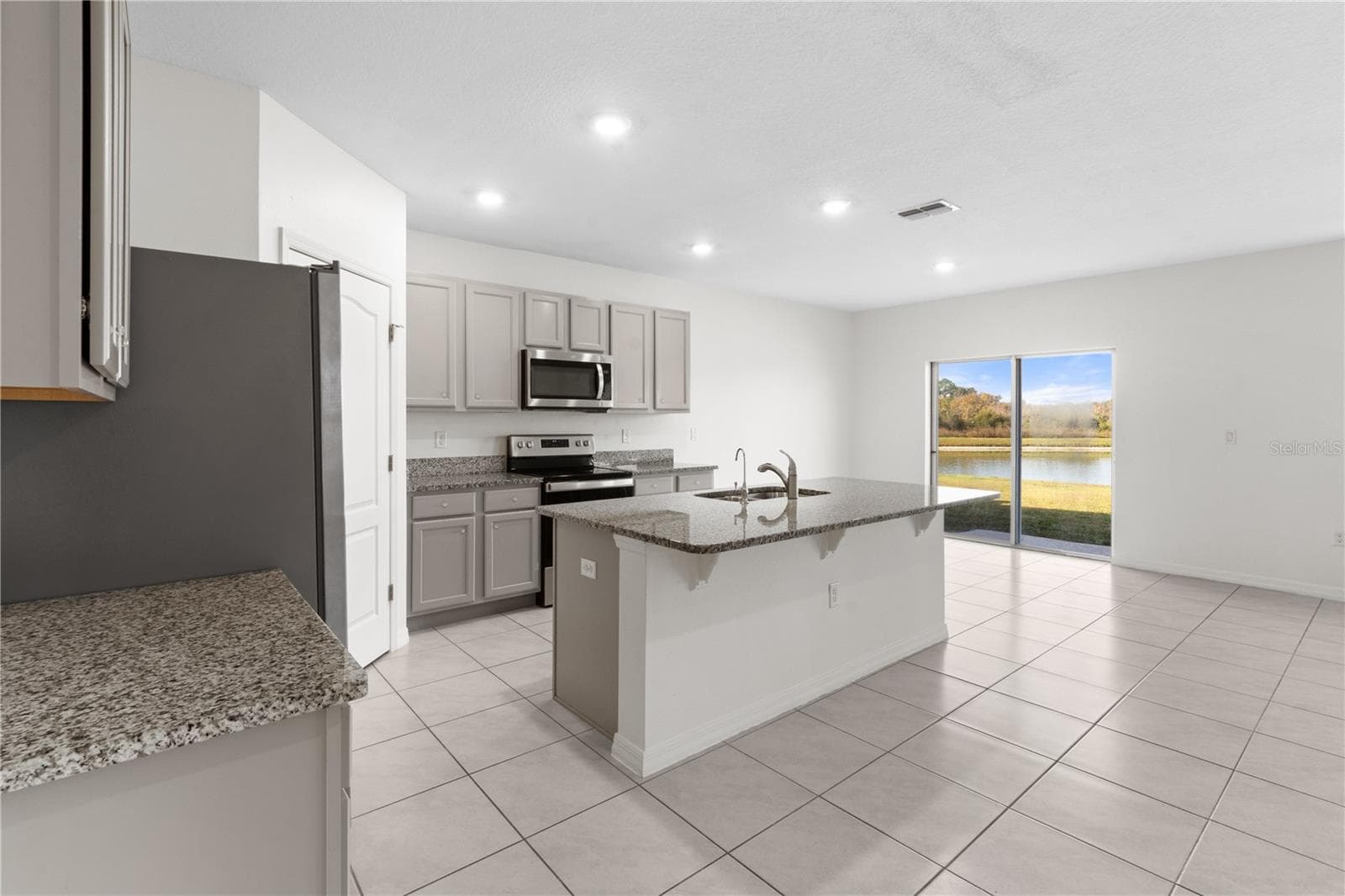 2651 Grandbury Grove Rd photo 3