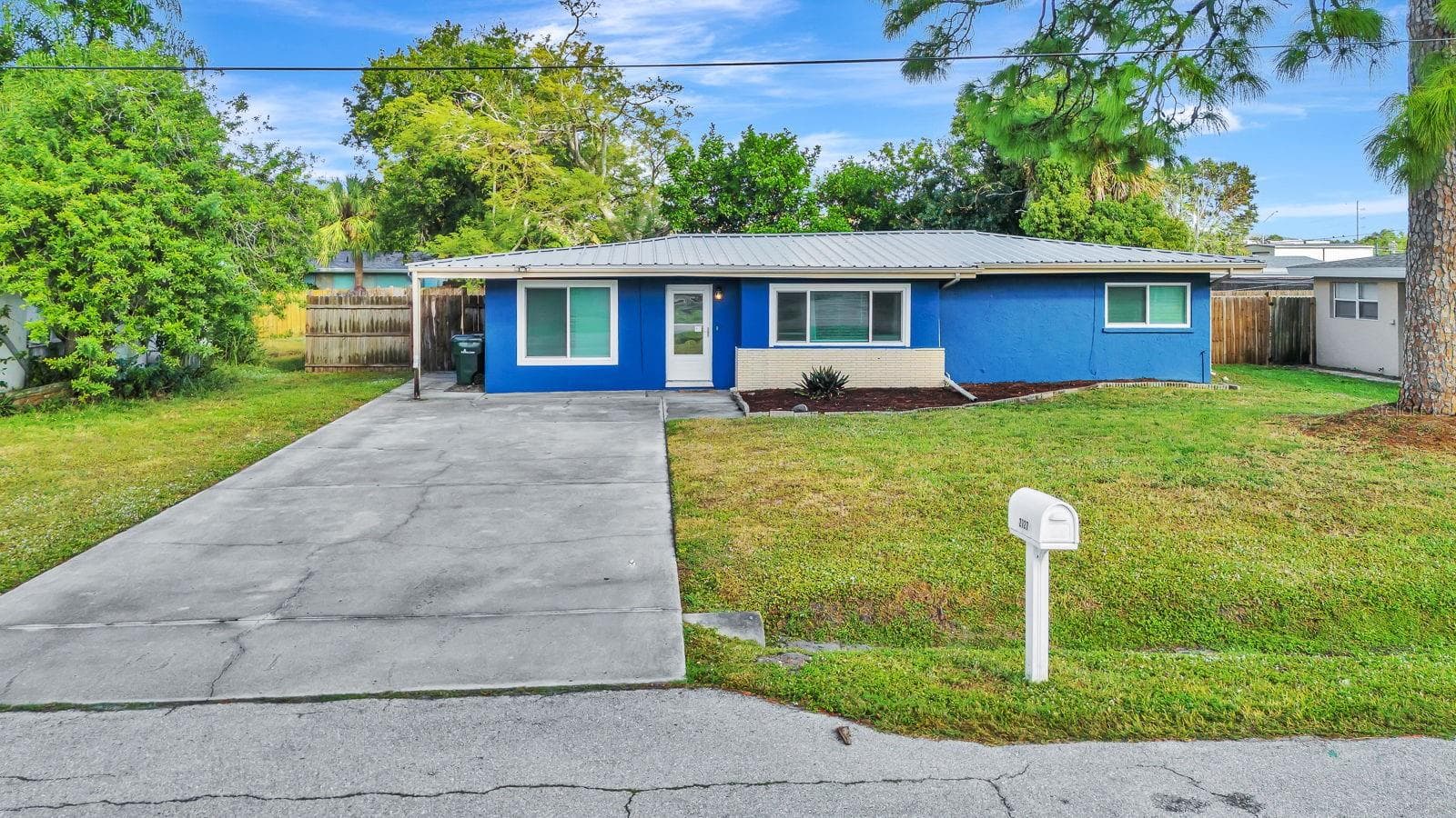 2127 Lee Ln
