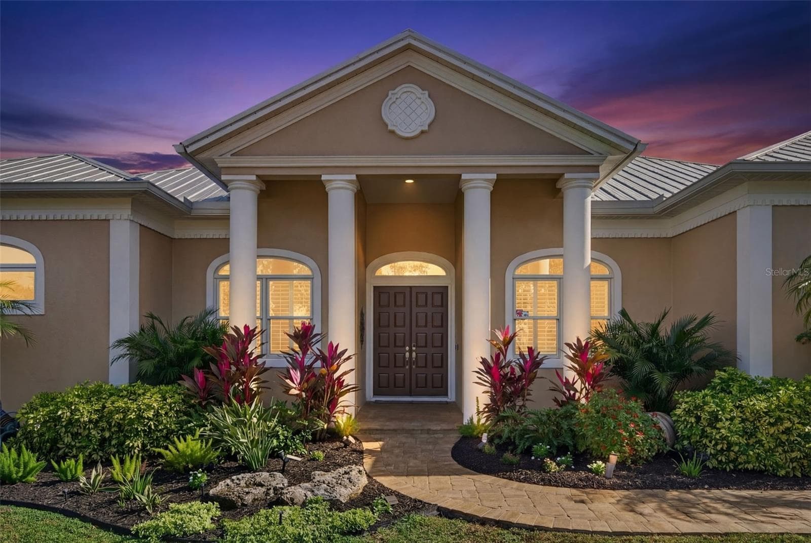 6677 Mandarin Rd photo 4