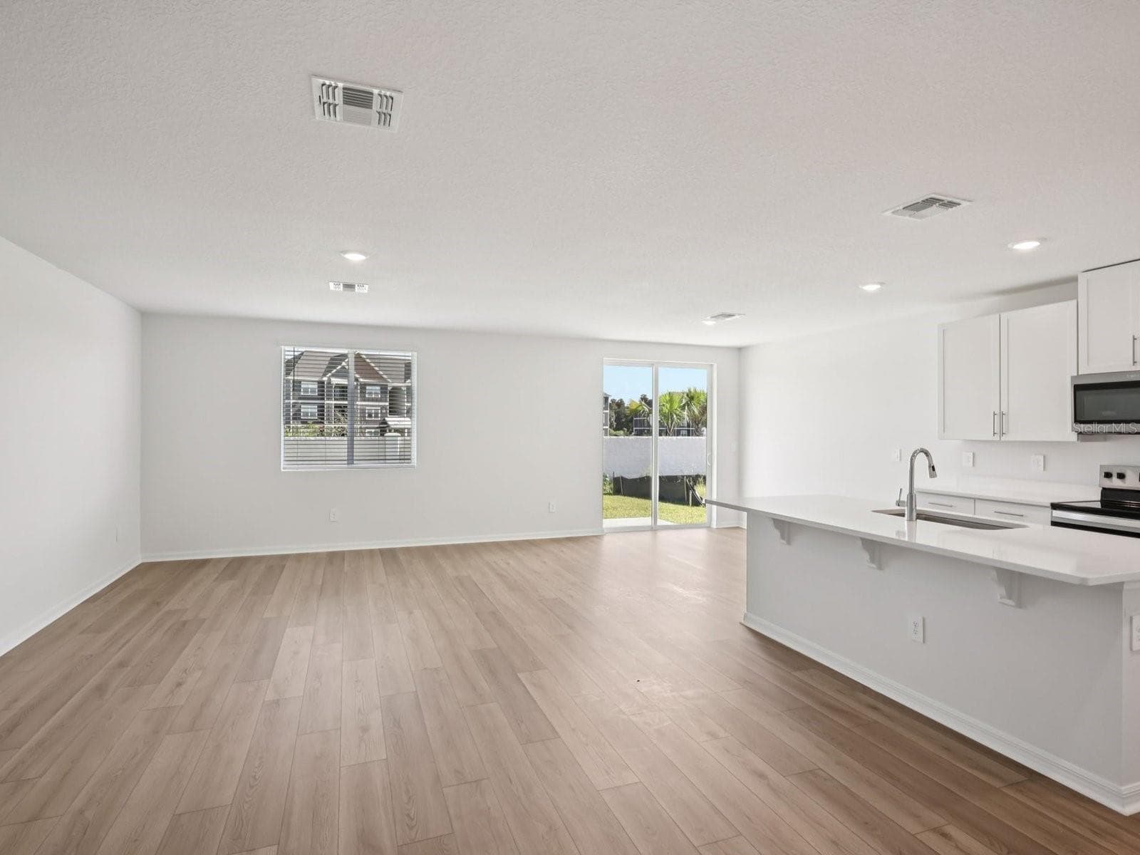 10425 Abundance Grove Way photo 5