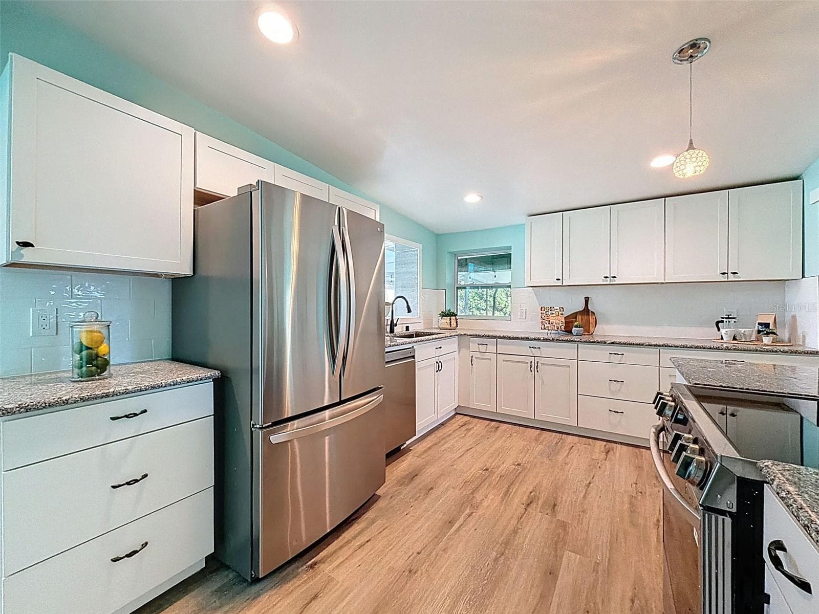 6827 Sanderling Ln photo 3