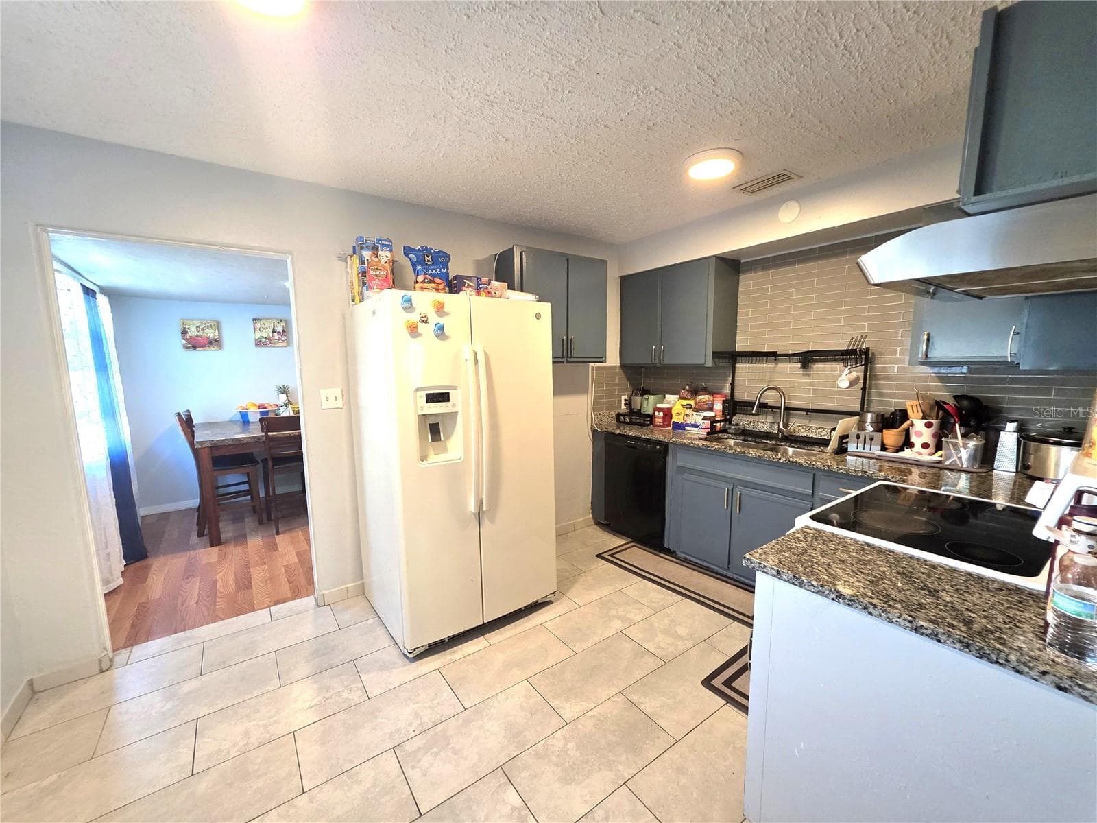 2137 4th St E photo 4
