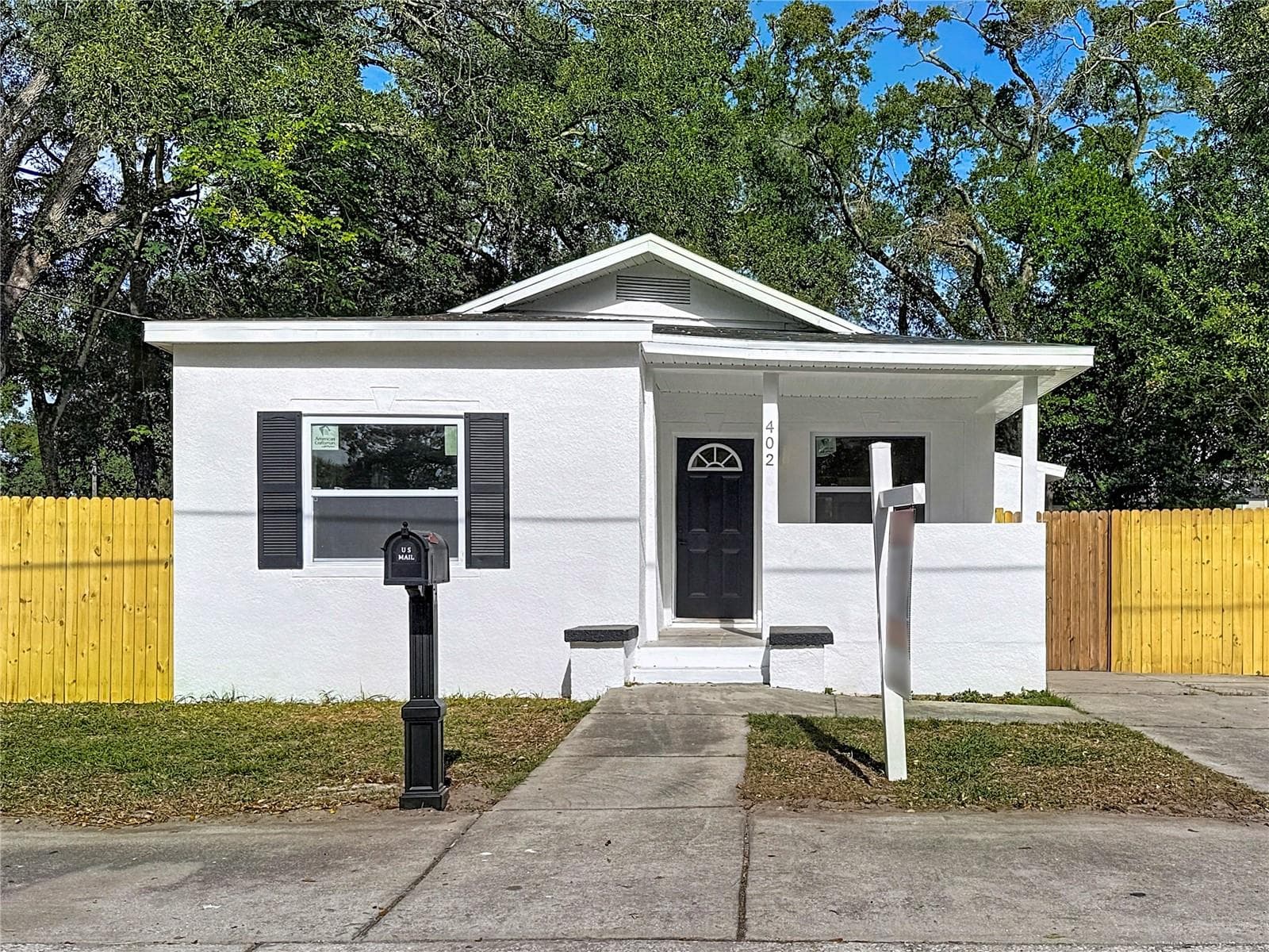 402 E Virginia Ave photo 3