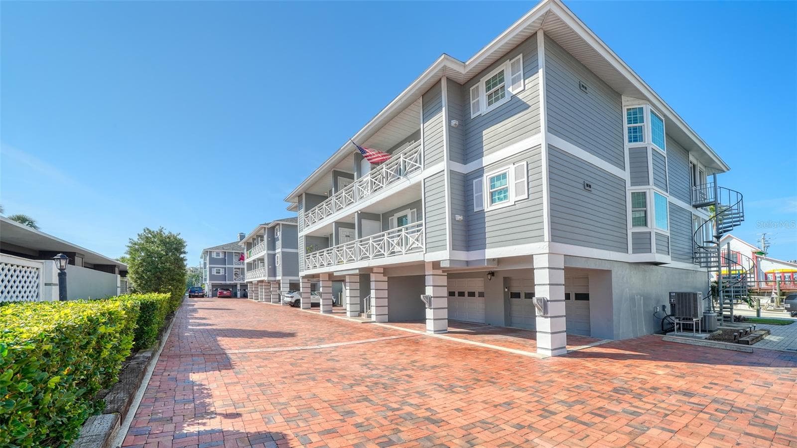 1564 Stickney Point Rd #303