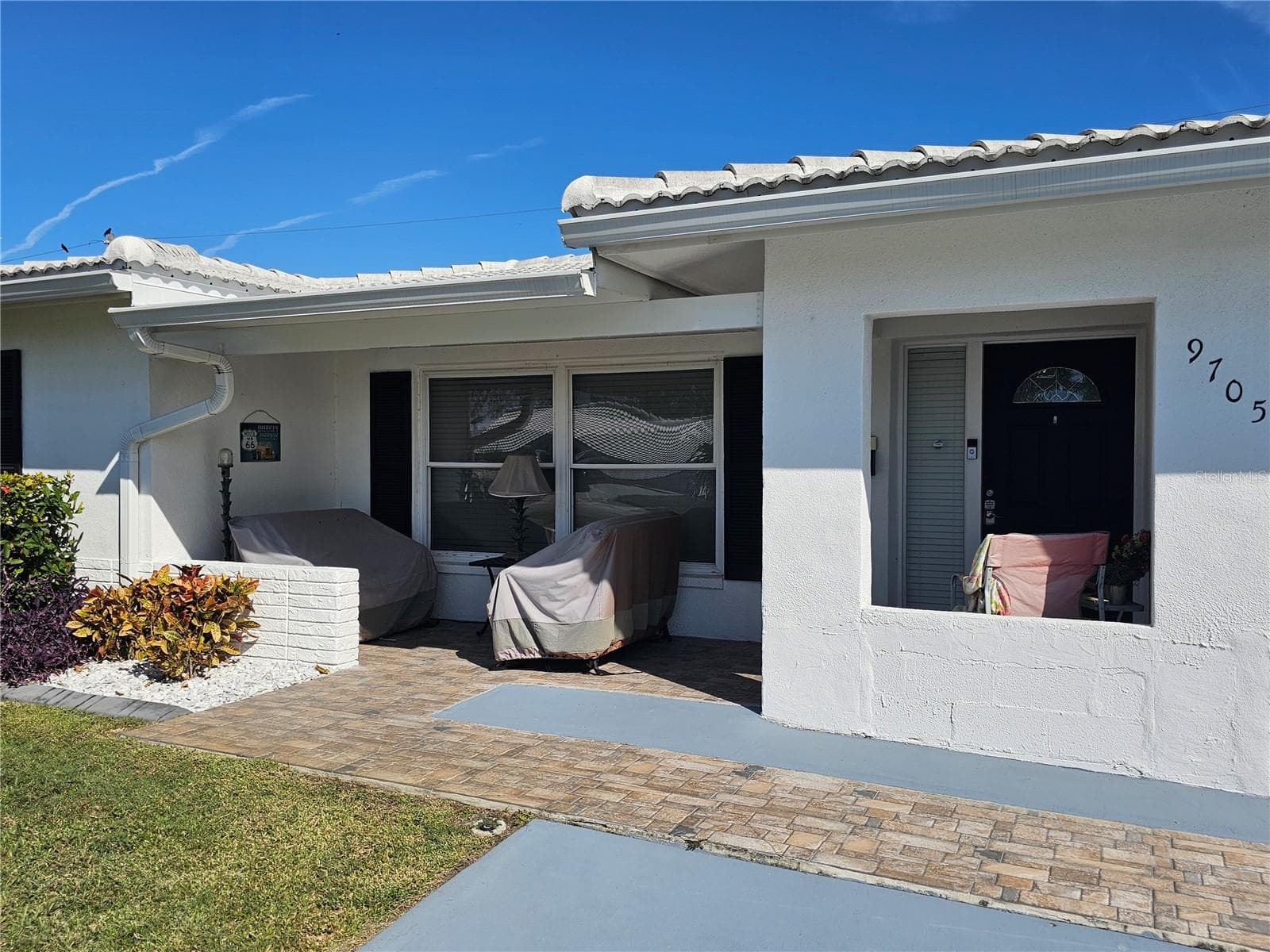 9705 Mainlands Blvd W photo 3
