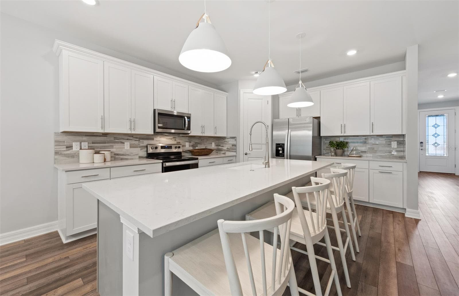 7437 Summer CT photo 3