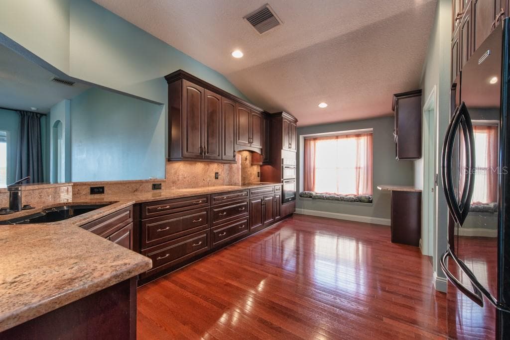 1761 Bonita Bluff CT photo 5