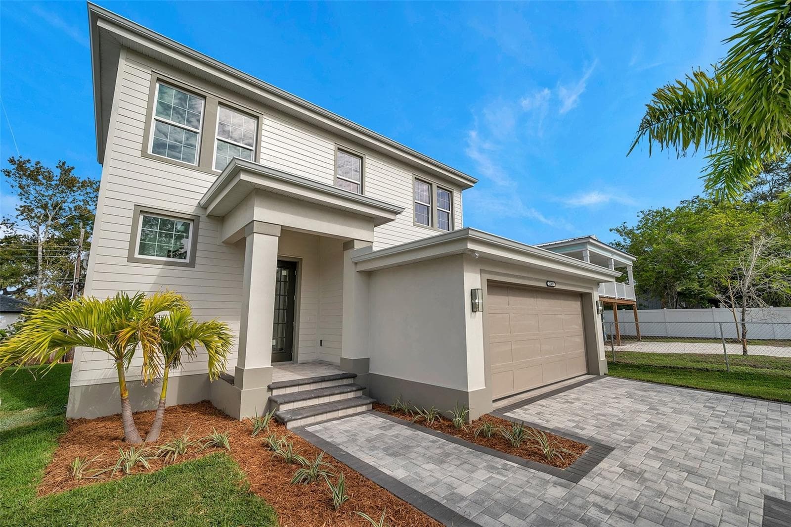 2369 Bahia Vista St photo 4