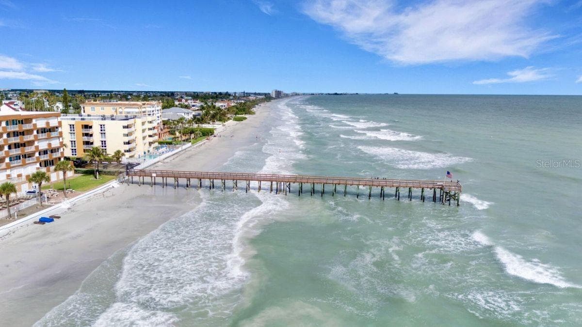 16333 Gulf Blvd #215 photo 3