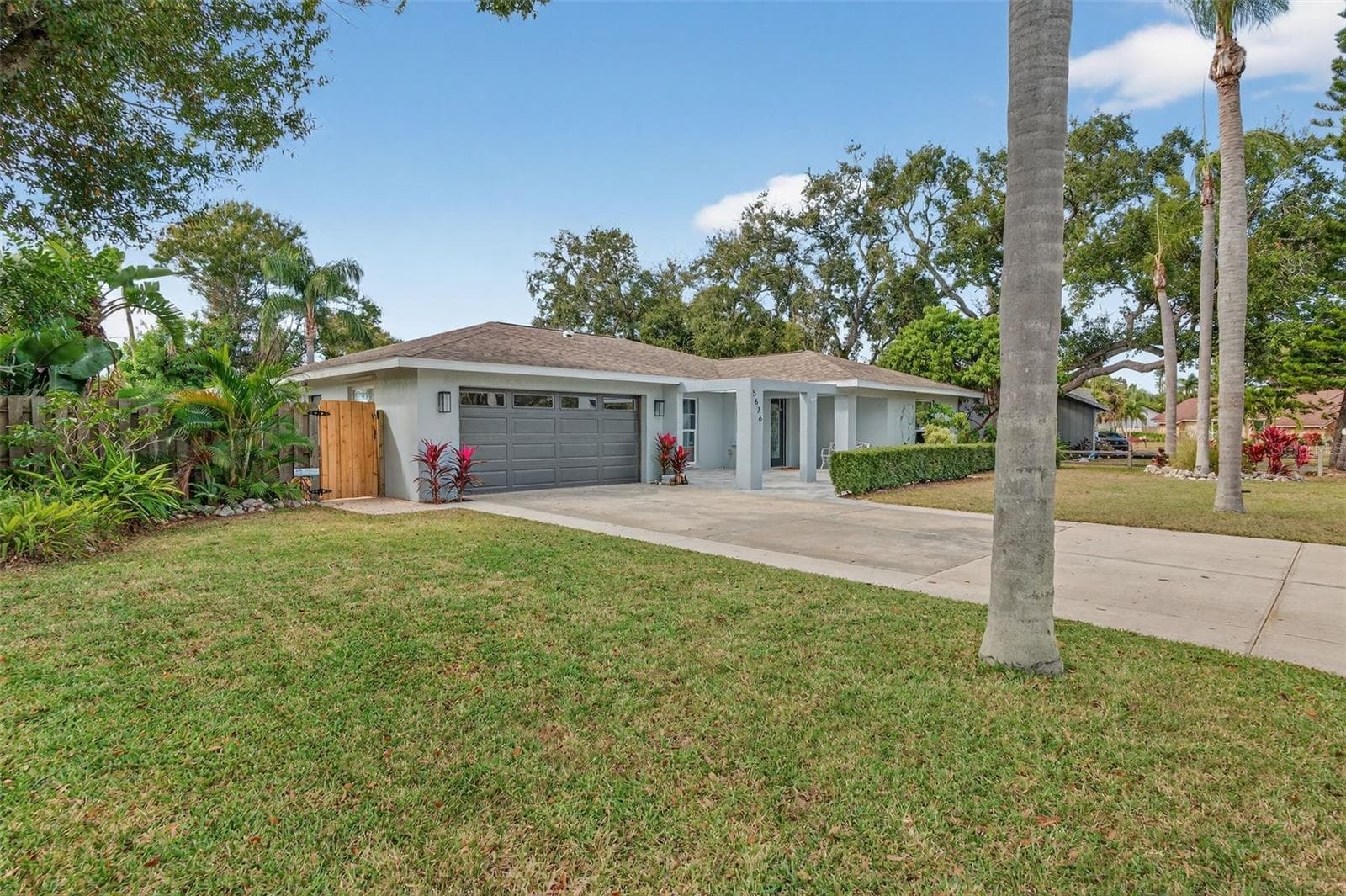 5676 Beneva Woods Cir