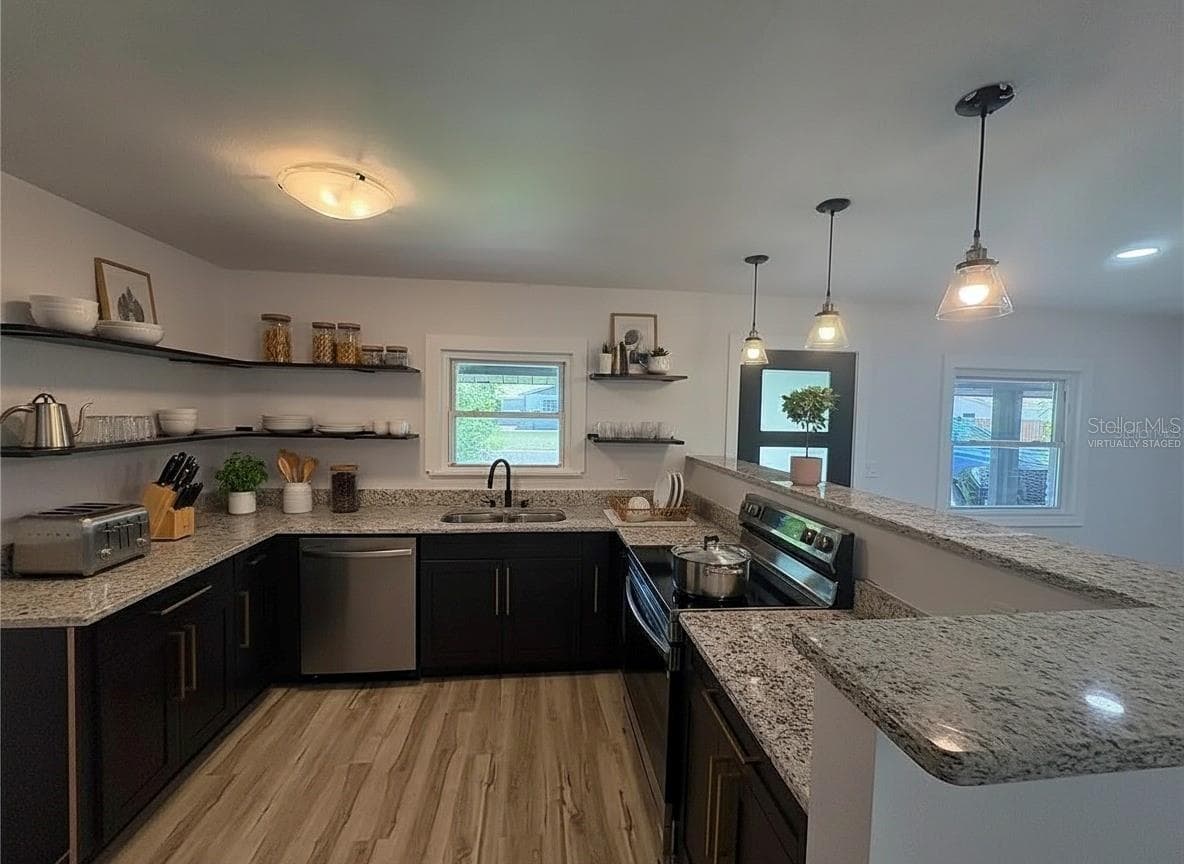 8609 Driftwood Dr photo 5