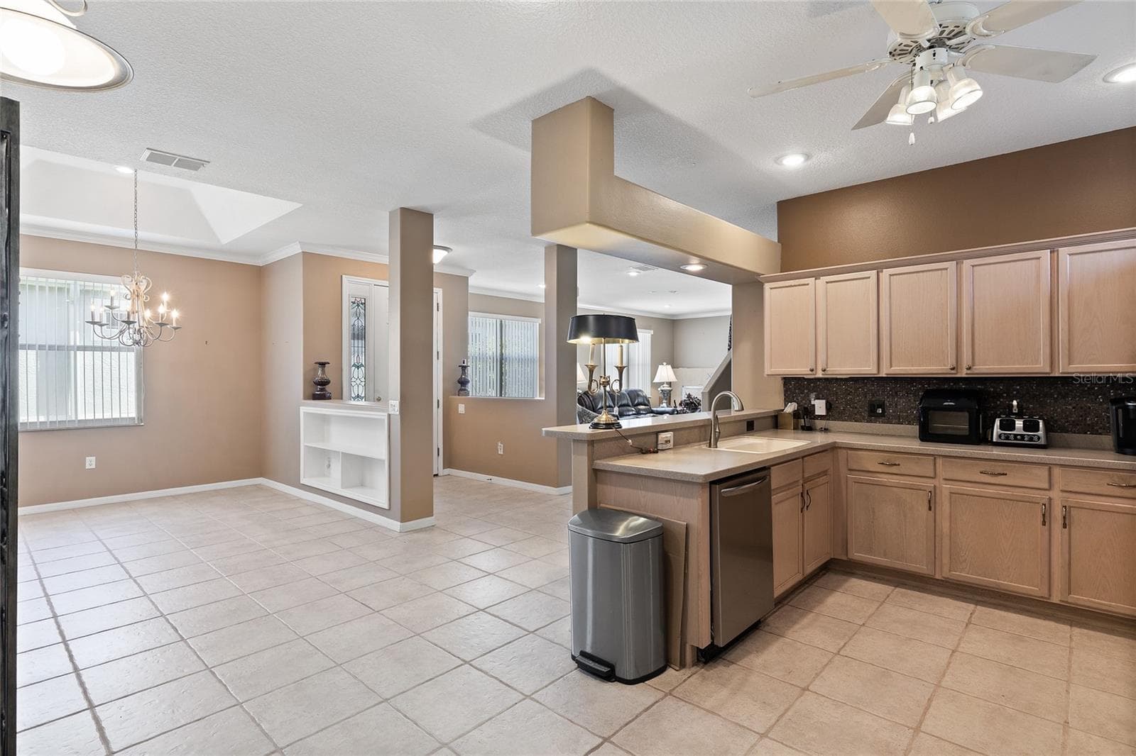 7606 Berna Ln photo 5