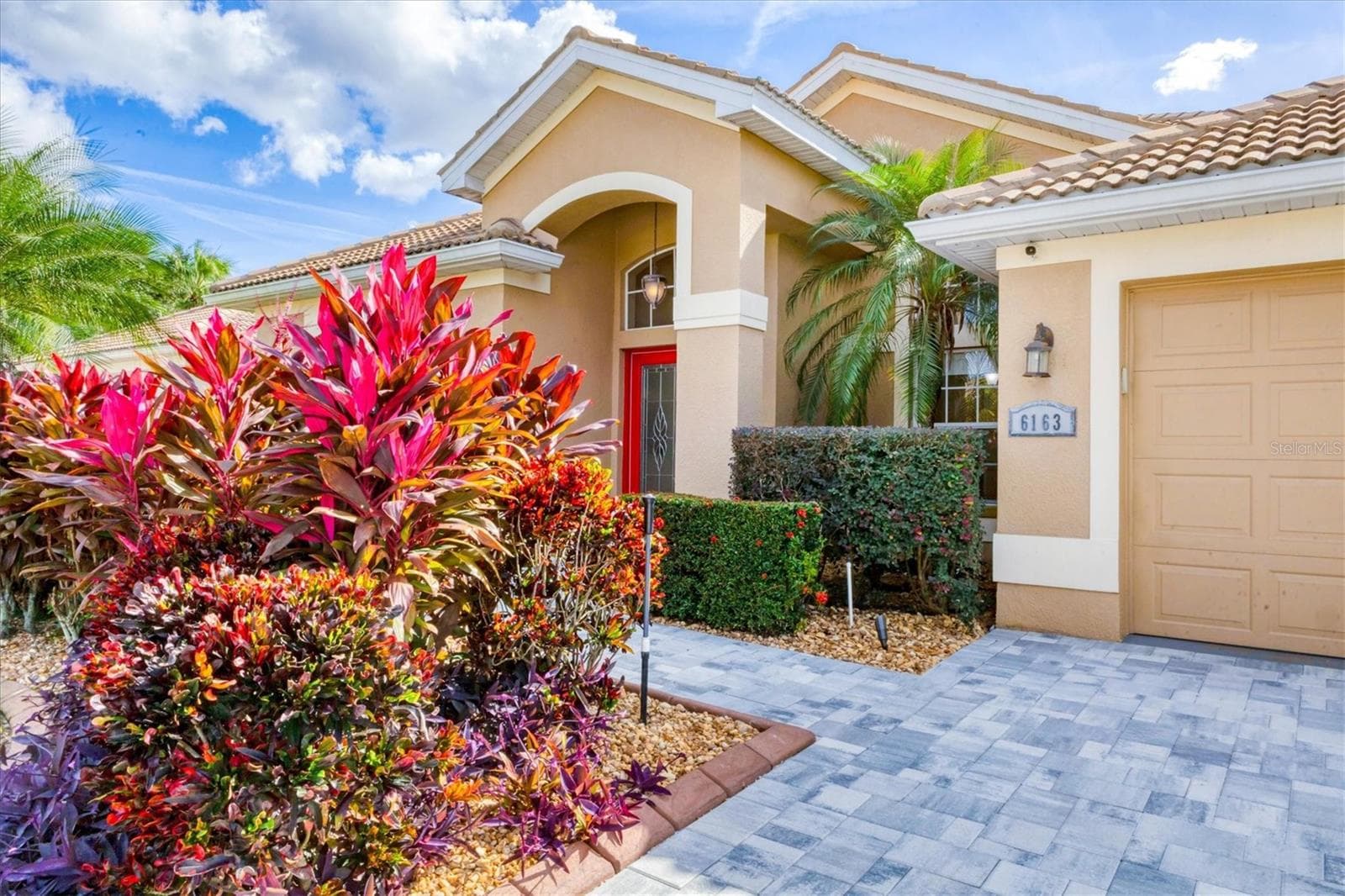 6163 Palomino Cir photo 3