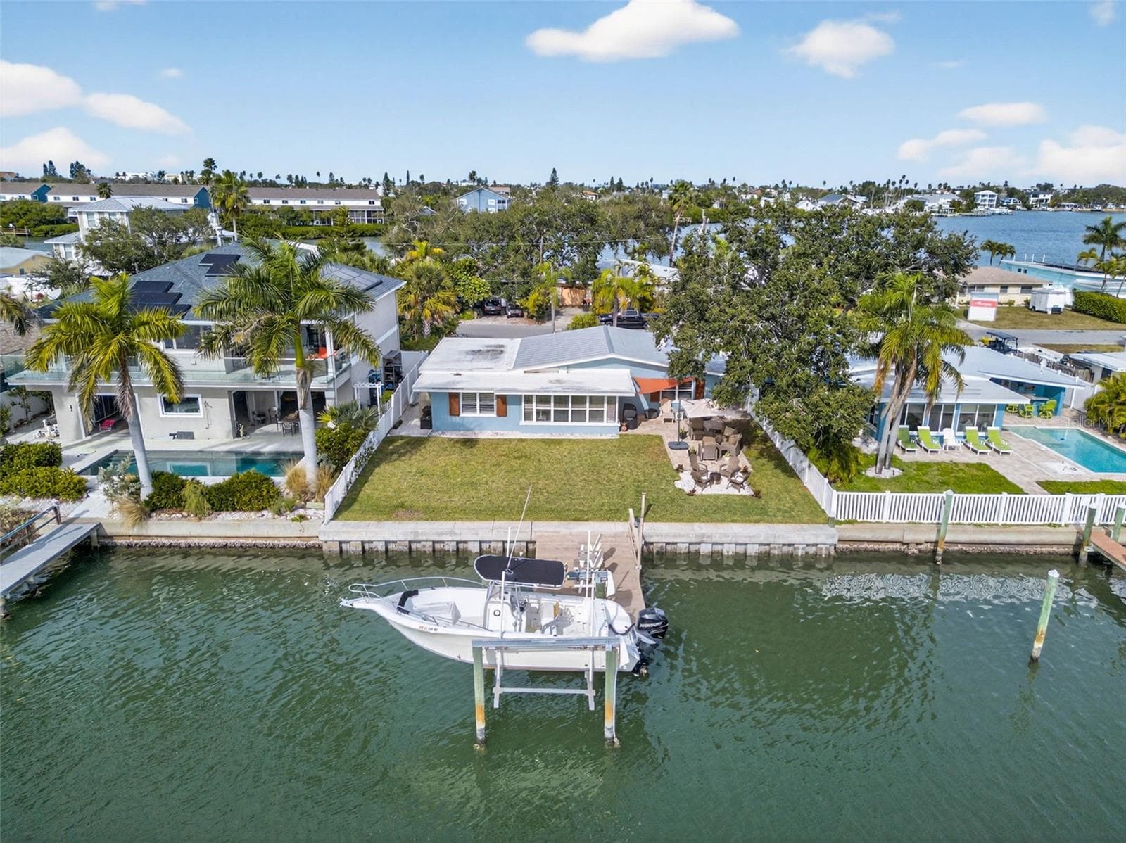 333 LA Hacienda Dr