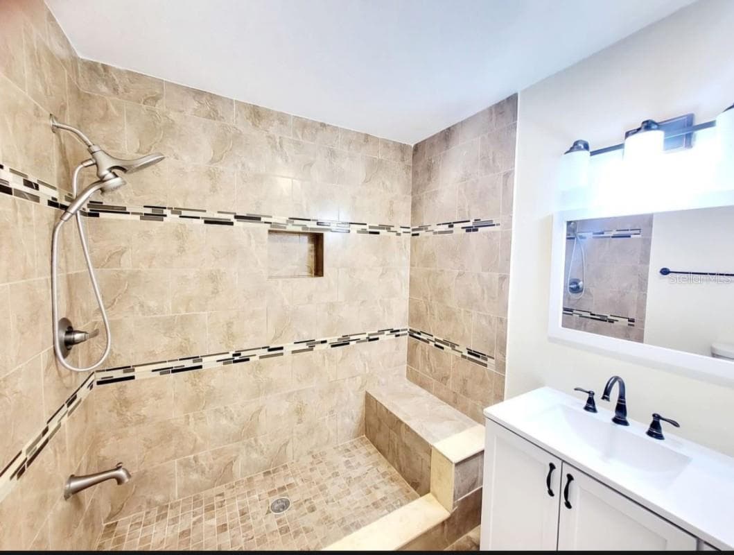 8605 May Cir photo 3