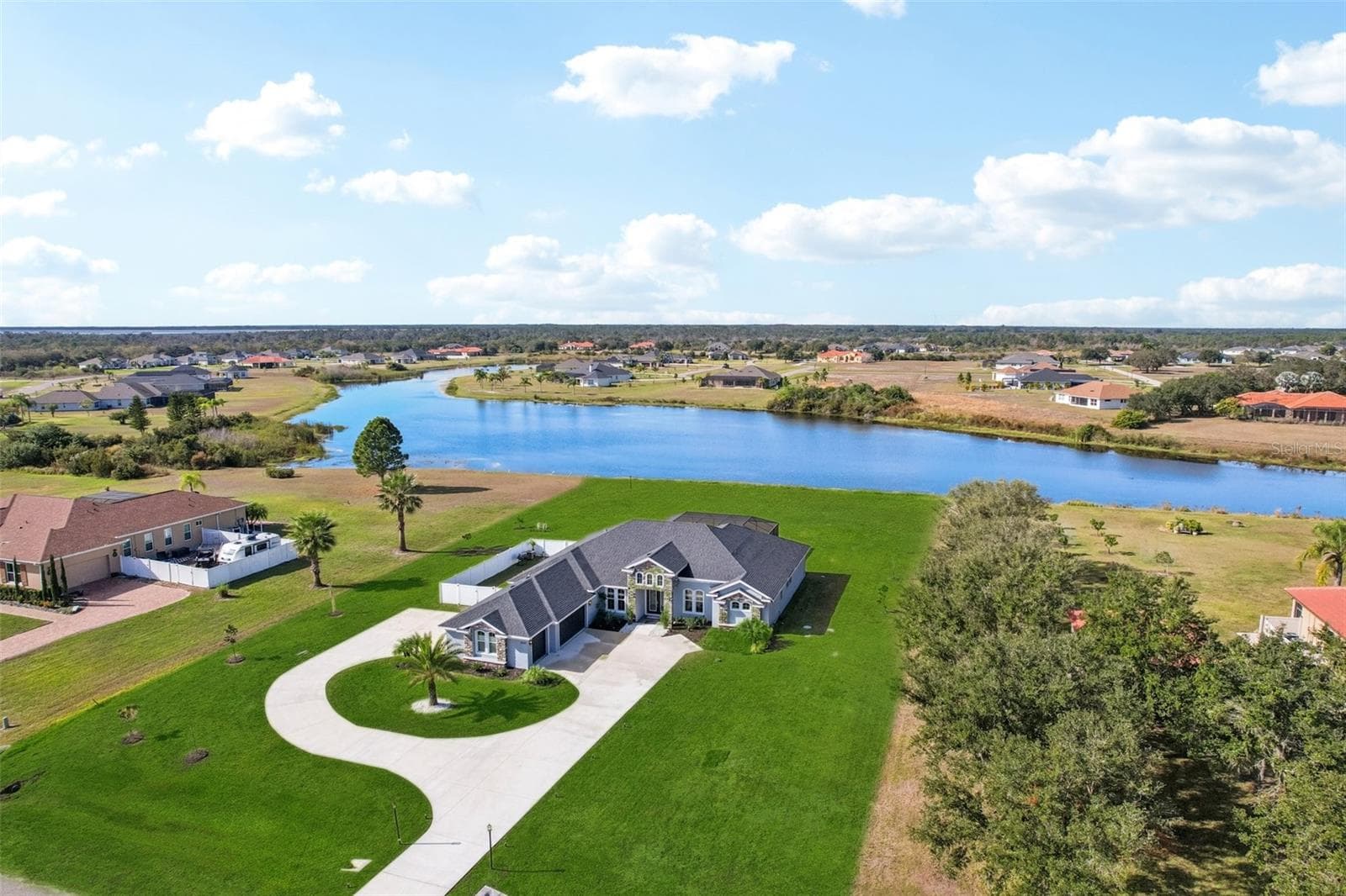5027 Lake Toscana Dr photo 4