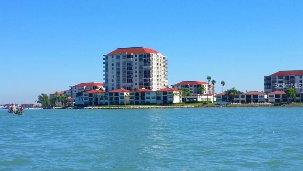 6265 Sun Blvd #805