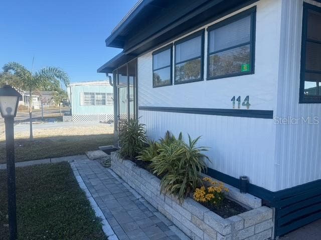 420 49th St E #114 photo 3