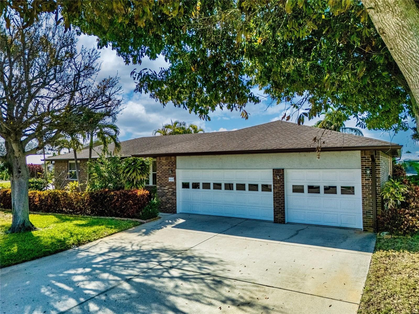 4612 Coral Lake Dr photo 3