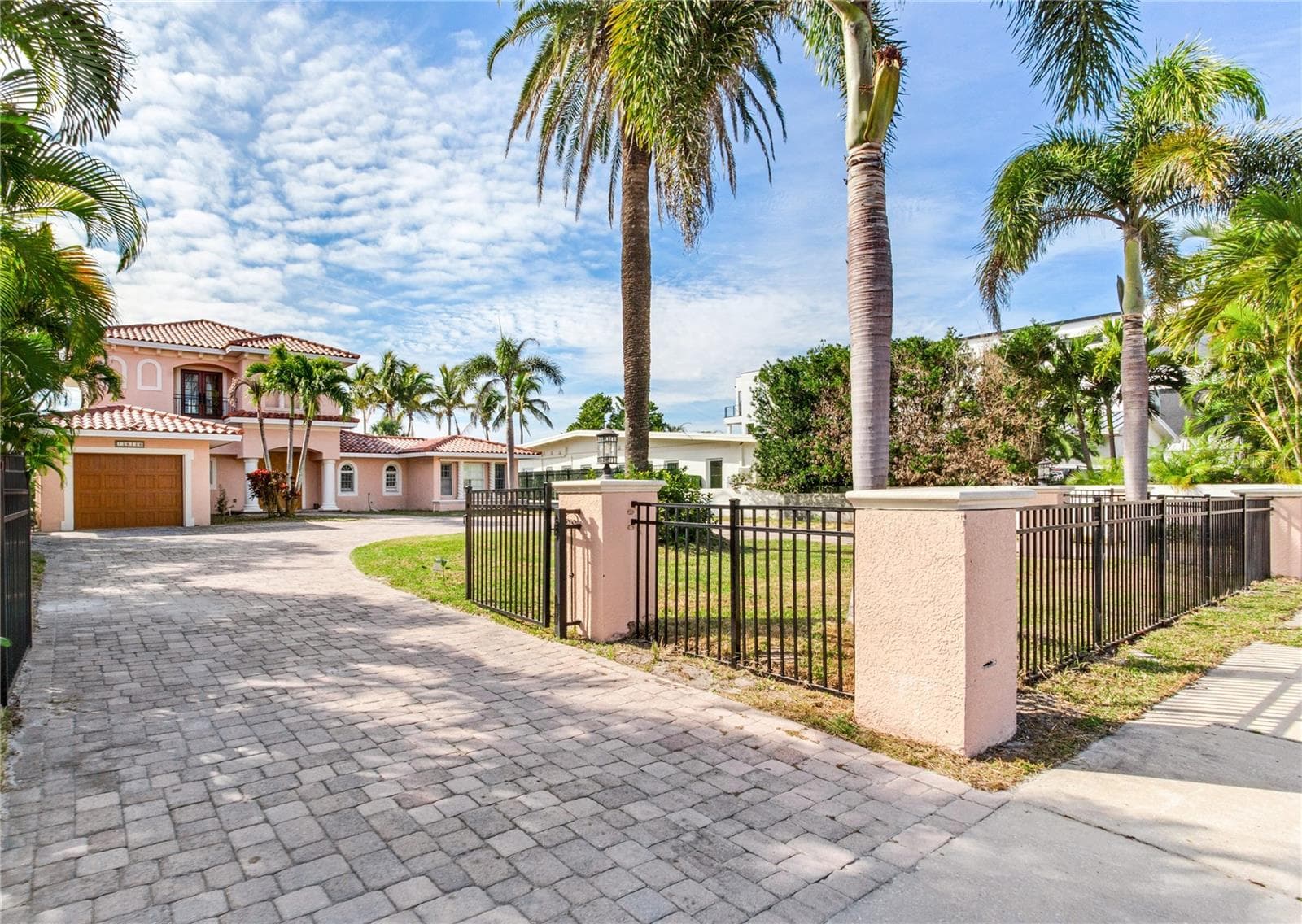 16116 Gulf Blvd photo 4