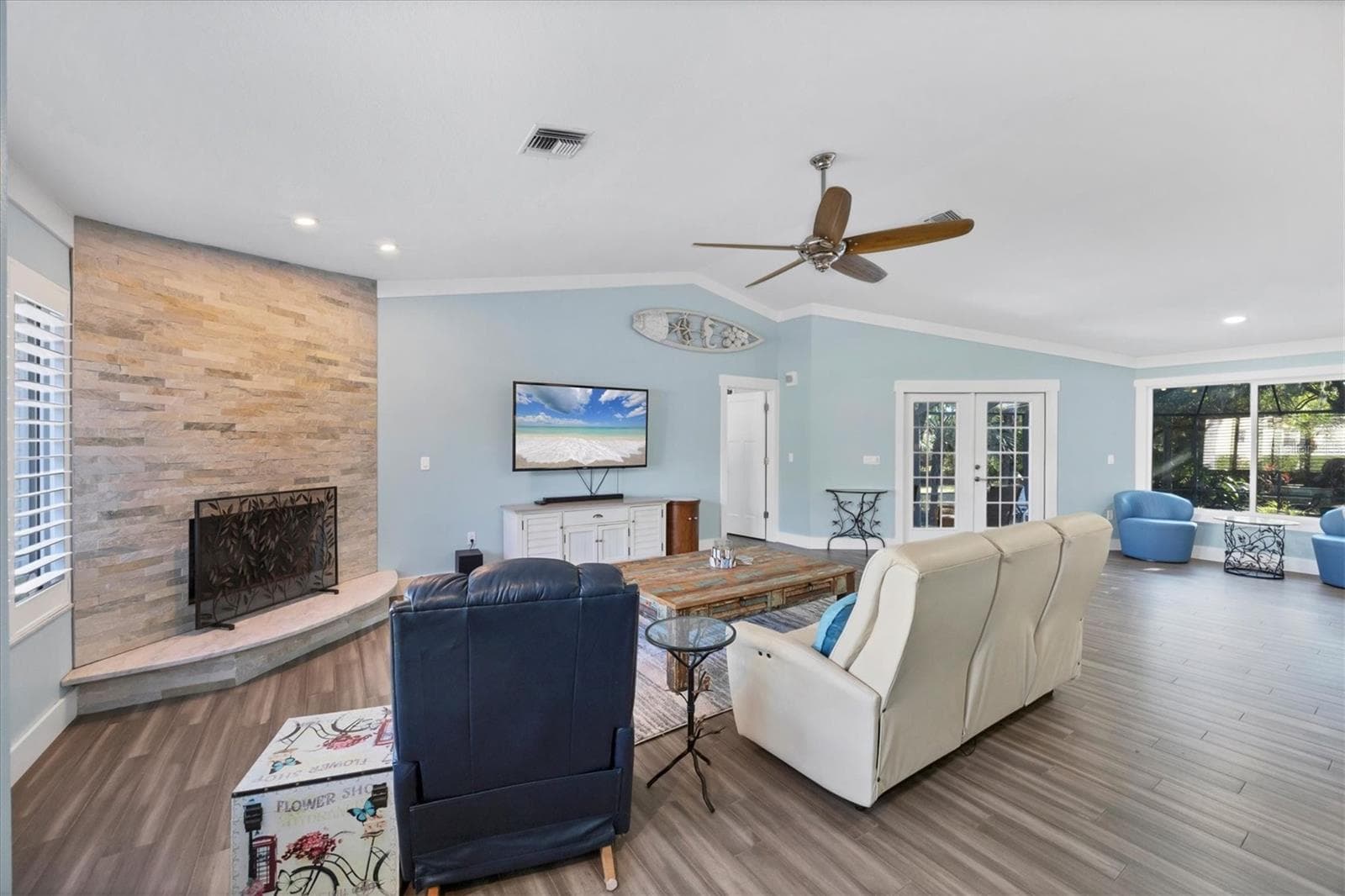 4594 Trails Dr photo 4