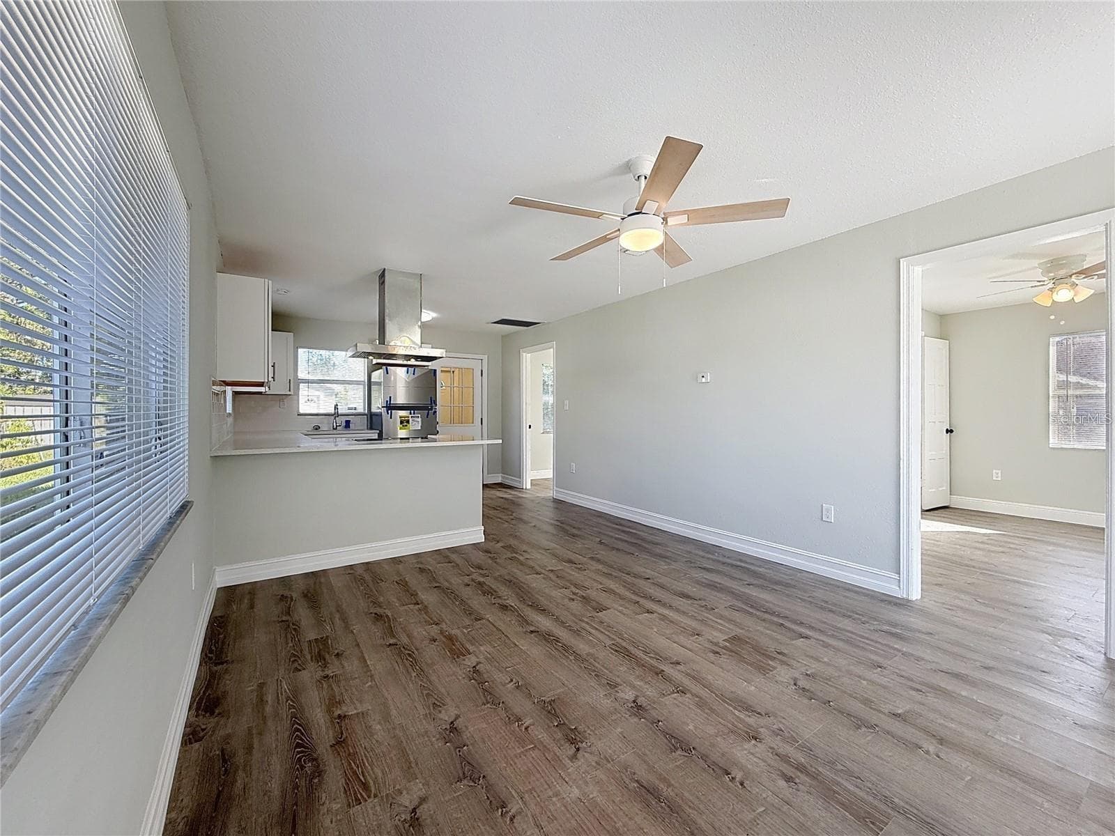 2408 E Magnolia St photo 5