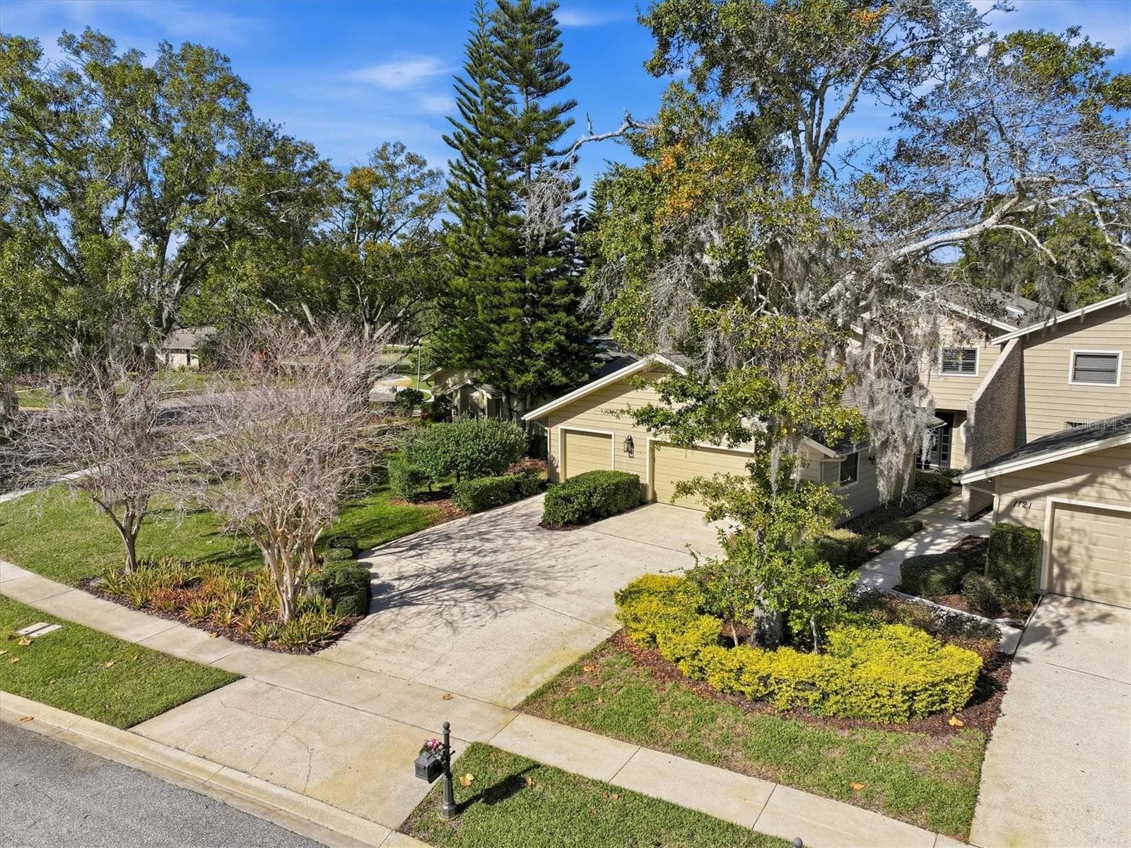 1127 Royal Troon CT photo 4