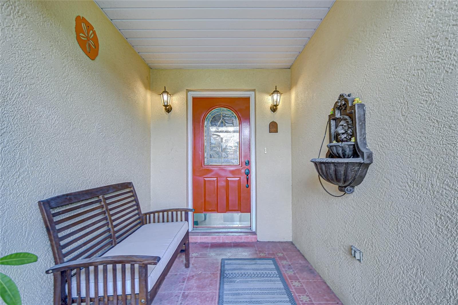 6911 Oakcrest Way photo 3